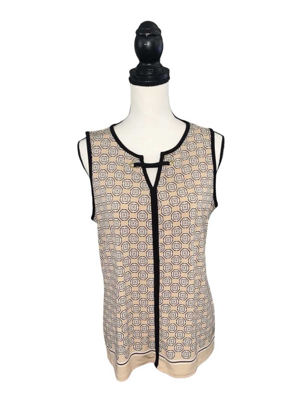 Liz Claiborne Beige Geometric Print Sleeveless Tank with Black Trim and Keyhole
